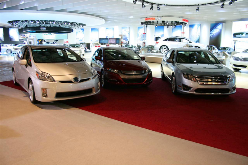 Illustration for article titled First Photo Of 2010 Toyota Prius, 2010 Honda Insight Together